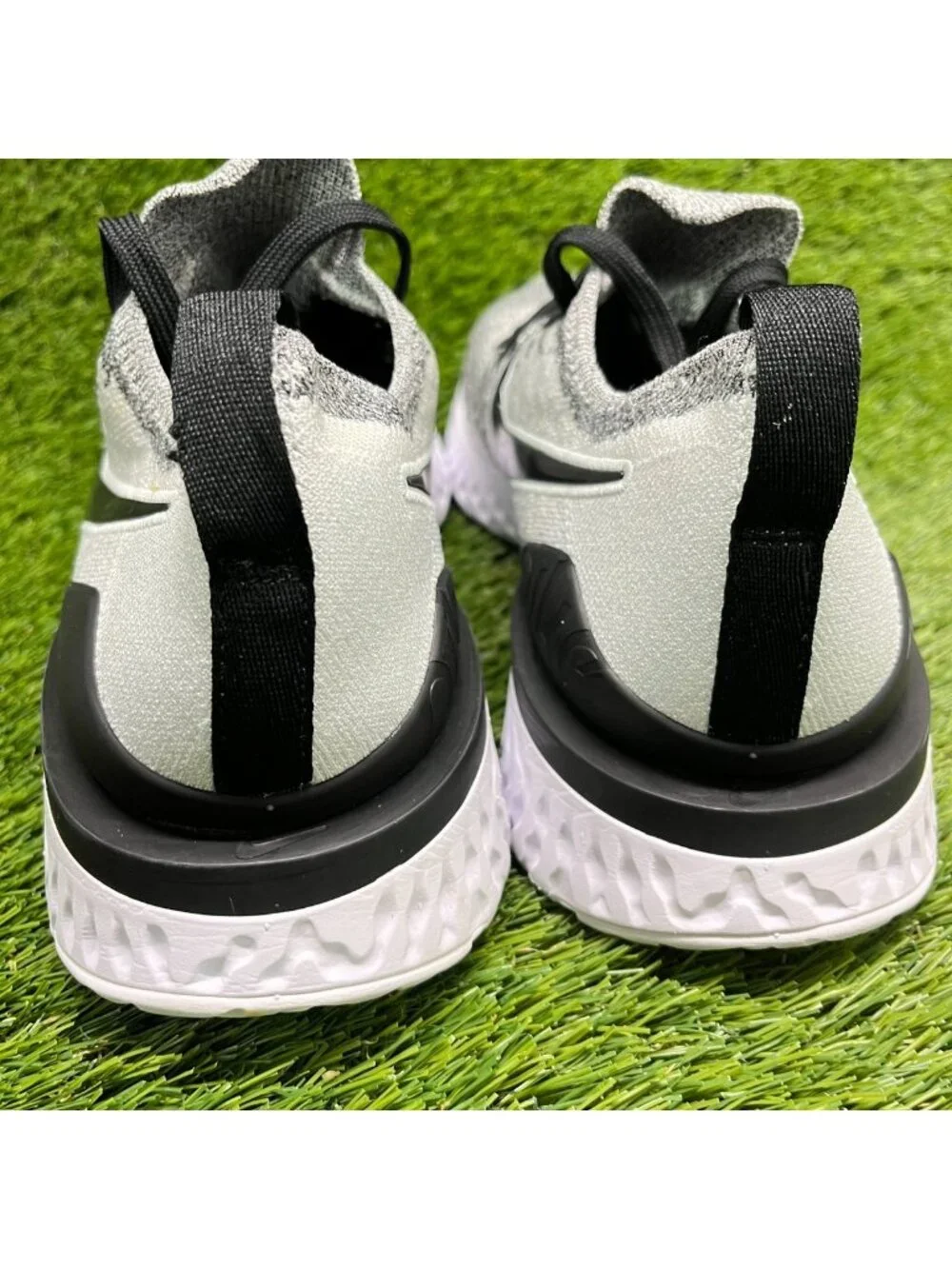 Nike Epic React Flyknit 2 Mens Size 11.5 Gray Black Running Shoes Sneakers